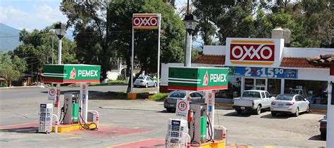 IMPULSORA DE SERVICIO Y TURISMO CALTZONTZIN SA DE .